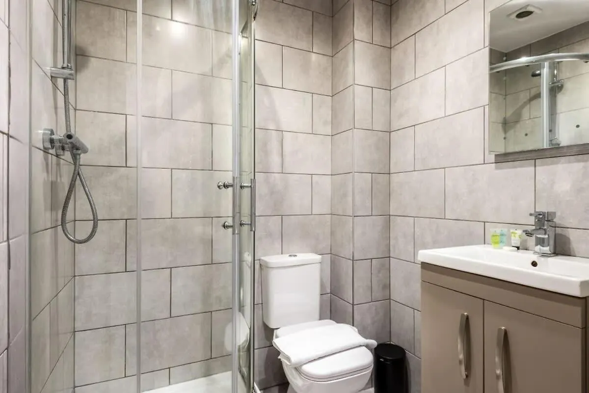 Modern Budget 1 Bed Flat In Central Halifax 0*,